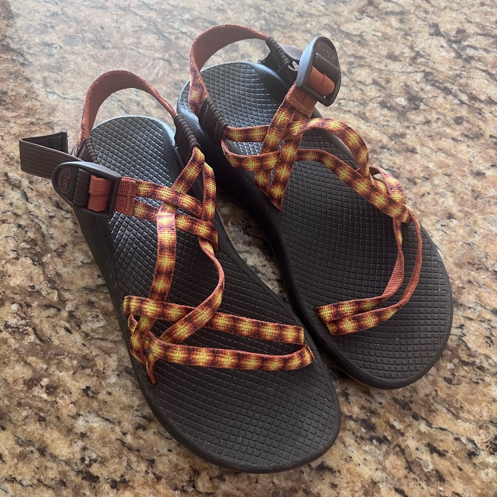 EUC women’s chacos size 8